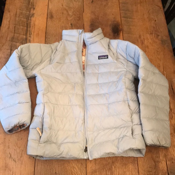 Patagonia- kids Large - 12 - beautiful baby blue down jacket